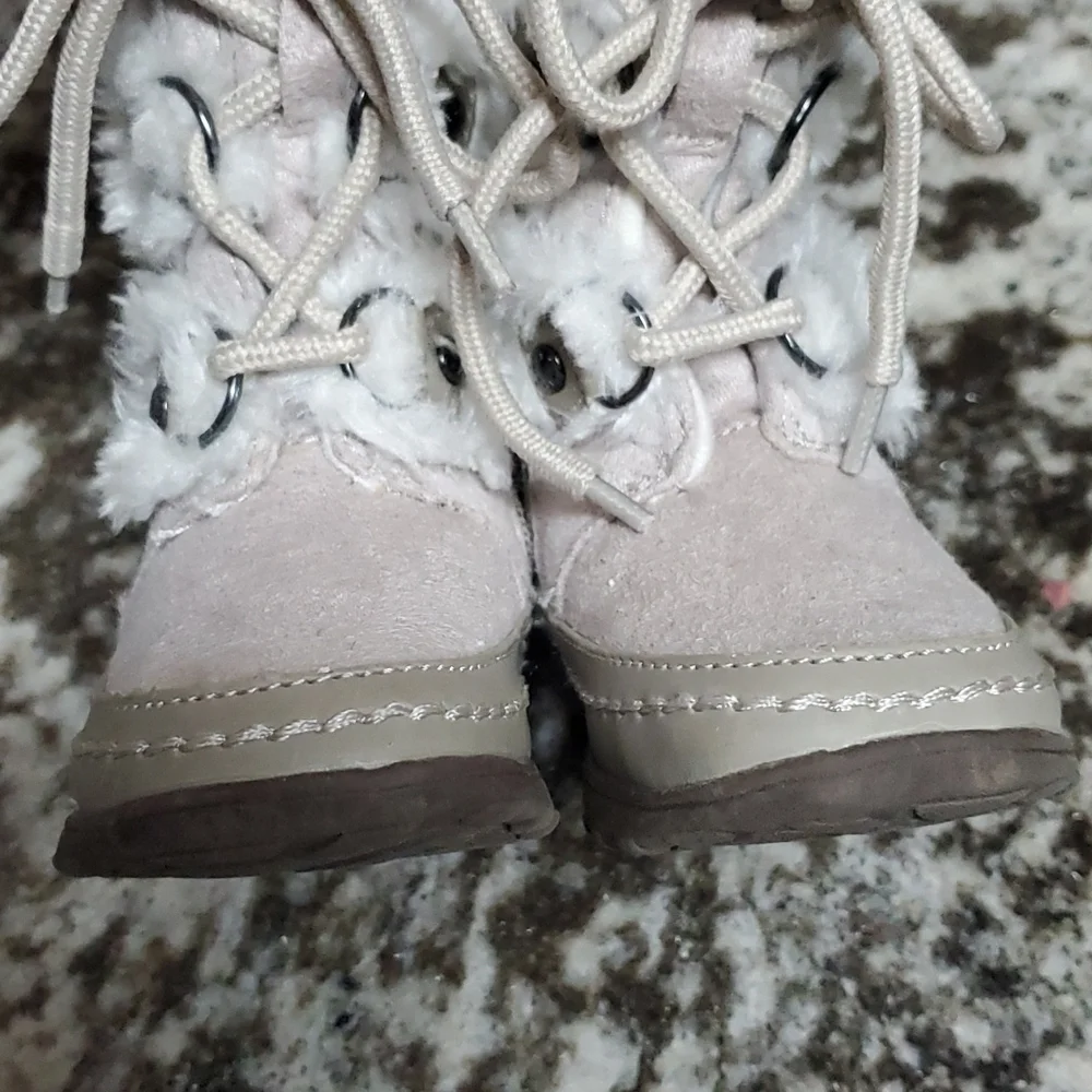 Nine West Boots Size 5 Toddler Faux Fur Light Tan Girls Lace Up